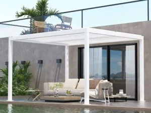 How do retractable pergolas provide more freedom and comfort in Dubai?